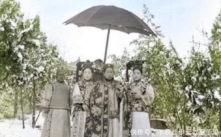 年前|100年前，慈禧去世前彩色照片，公园看雪，不惧严寒却冻坏宫女