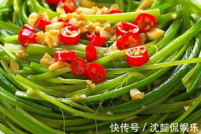 手撕蒜薹|好吃又开胃，脆嫩可口倍儿下饭，几分钟就上桌，孩子爱吃哒美味