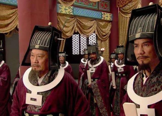 朝廷|梁山108将征讨方腊为什么损失惨重?只因朝廷强行留下了这2个人