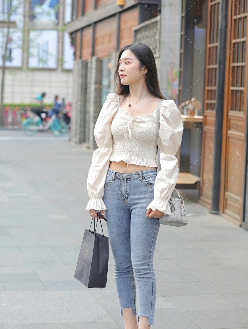 穿衣搭配 成熟风的小姐姐,轻松遮掩“腿粗胯宽”,更有女人味!