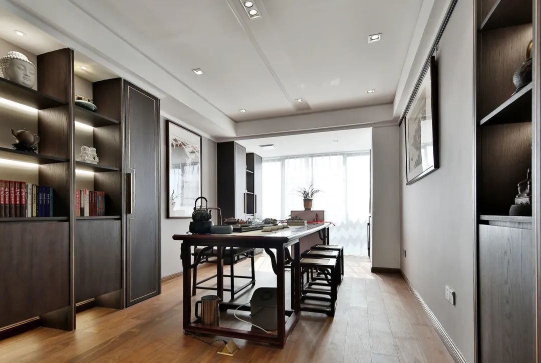 诗意|210㎡新中式,现代简雅舒适,中式端庄布置,营造禅意气质
