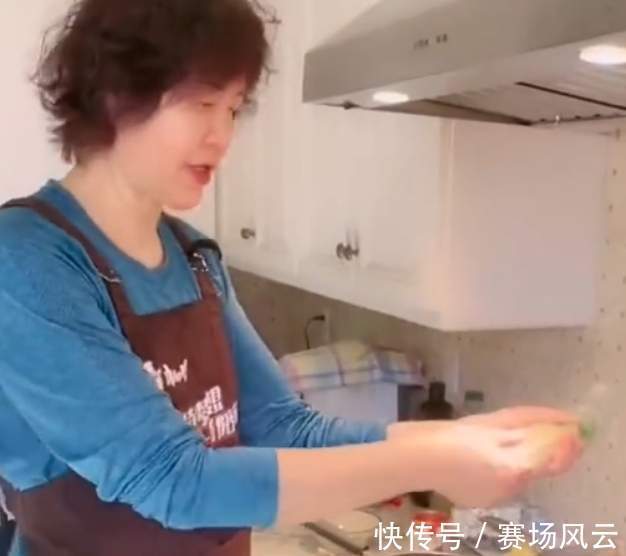 退休|郎平退休生活很精彩!分享美食视频,恐难回国参加主教练竞聘工作