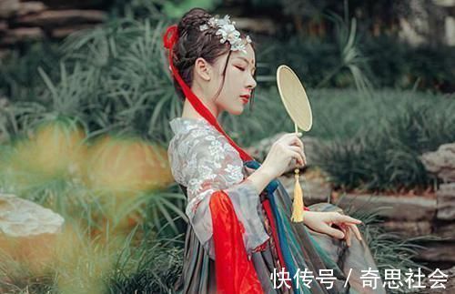 马蹄清夜月&李煜的这首经典词作, 只有短短36个字, 却道出了无尽心酸