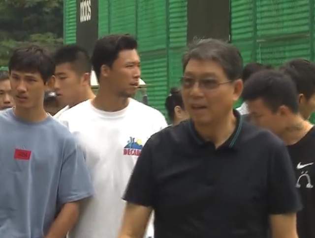 国足|记者推荐77岁徐根宝执教国足:他与来自上海的足协领导好沟通!