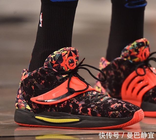 签名鞋|NBA球员上脚：保罗·乔治上脚PG1，杜兰特上脚欧文配色