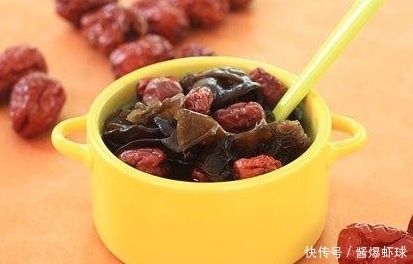 黑木耳配“一宝”,排出黑臭宿便,肚子小了,