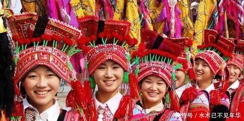 中国最神秘的民族,牙齿越黑越美丽,女子耳洞越大就越勤劳能干!