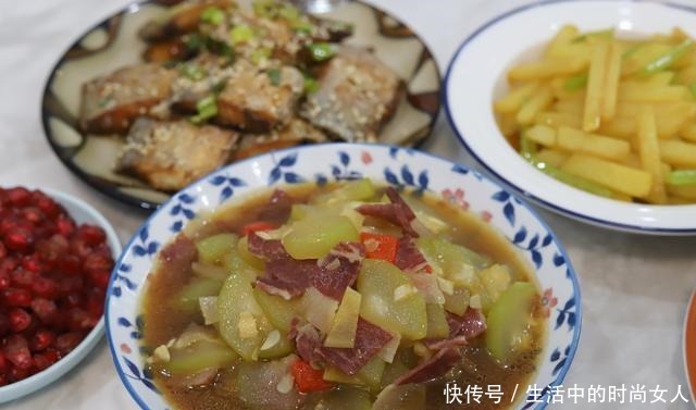 带鱼|花一个小时给初中生准备午餐,简单可口有食欲,比学校的营养餐强
