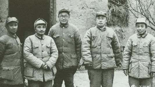 淮海战役|接连打败黄百韬黄维杜聿明等名将,这位总前委书记实在了不起