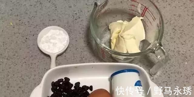 模具|蛋糕这样做，简单又好吃，10分钟超快手，搅一搅，烤熟就能吃