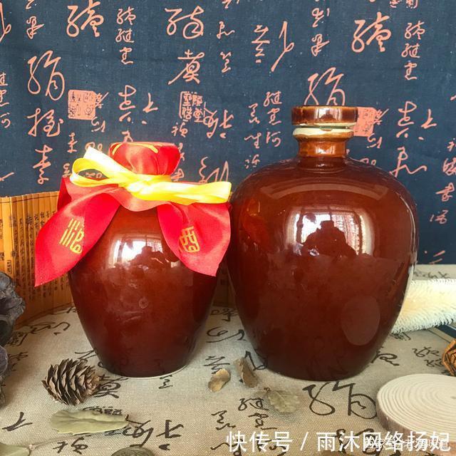 塑料瓶|白酒都是玻璃瓶，为什么不用塑料瓶专家说出原因，听完涨知识了