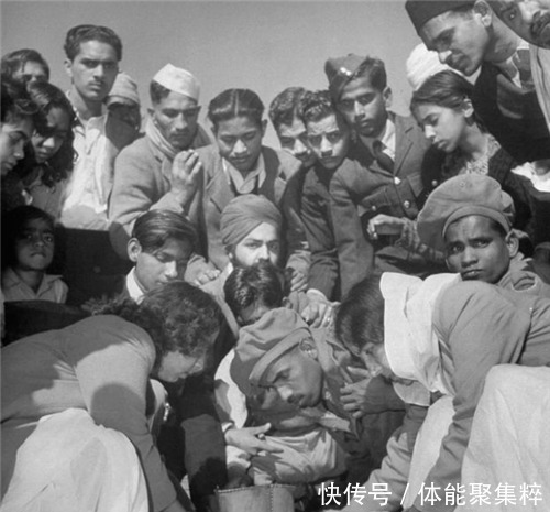 英国|圣雄甘地葬礼现场数十名女性跳入火海殉葬，百姓争先抢骨灰残余