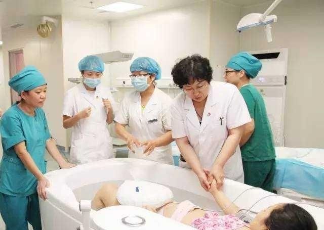 分娩|水中分娩到底好不好过来人说了实话,和我们想的不一样