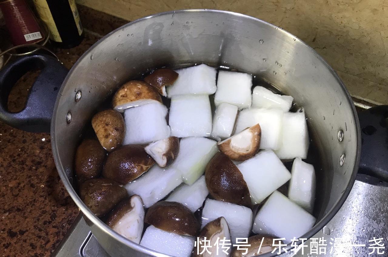 香菇|入秋后,不管有钱没钱,给家人多喝这汤,营养极高,安安稳稳入秋