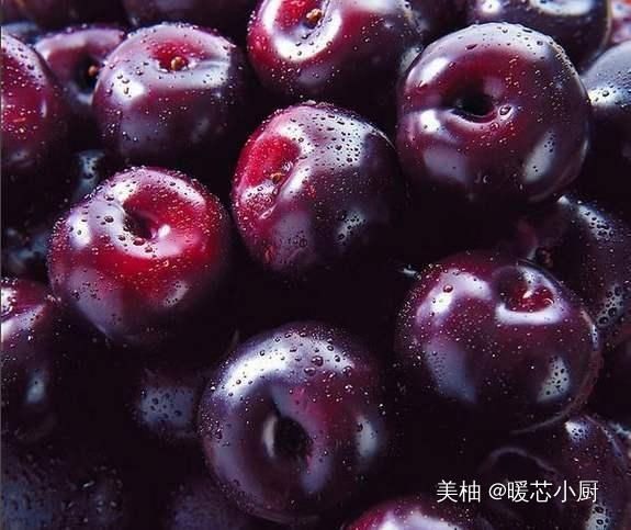 如果世界只剩下这4种黑色水果,让你选一种吃个够,你选第几个