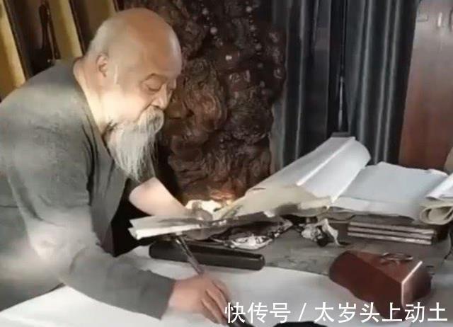 吸墨#李琦书法被批评:装模作样地乱写一通,毫无书法的魅力与章法