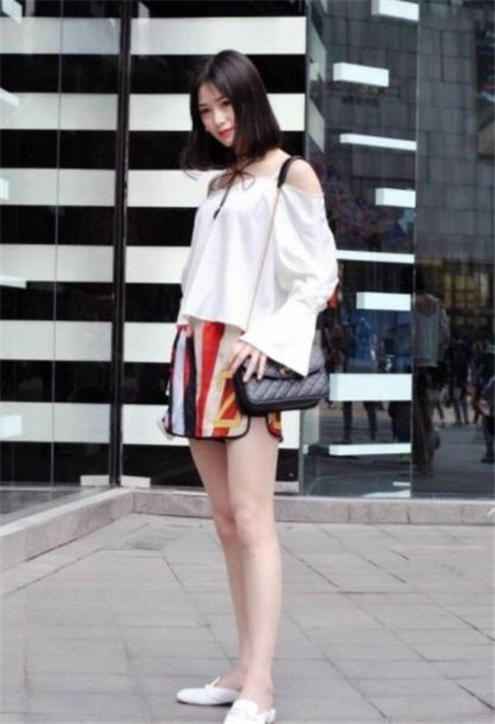 时尚|路人街拍,迷人性感的美女,飘逸有女人味时尚又优雅