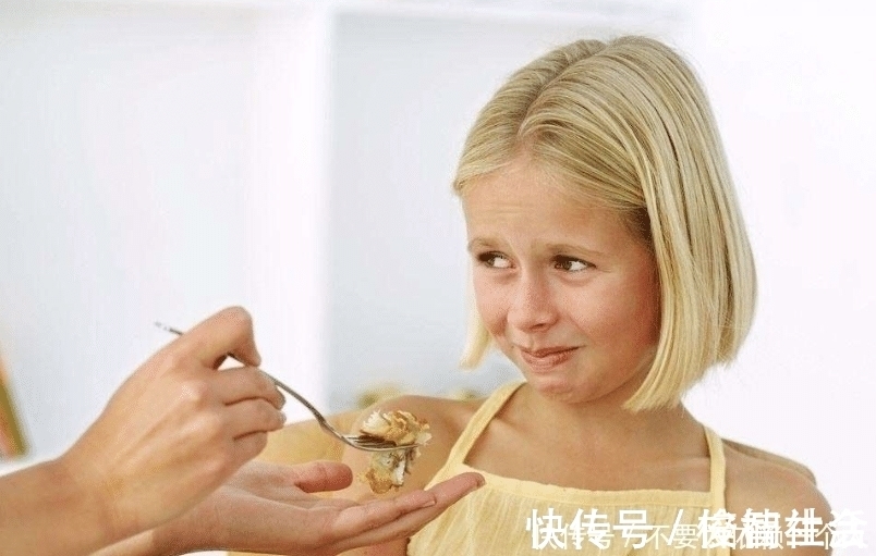 孩子们|孩子不想吃饭,只要用对方法,父母就省事很多。