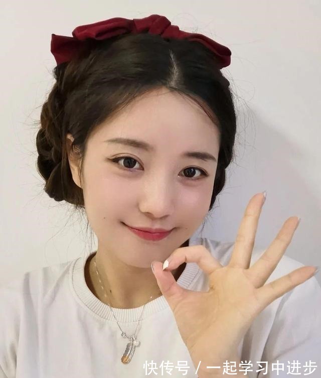 彭璐 别再披头散发了!小个子吸晴显高的几款发型,太美了!