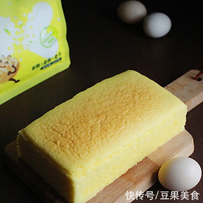 #健康甜蜜烘焙料理#「网红抖臀蛋糕」弹性十足 好吃到爆