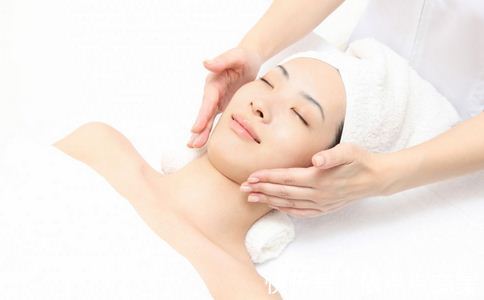 皮肤|新依美护肤:去美容院护肤是否有必要?