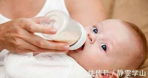 母乳喂养|宝宝出生后先喝奶还是先喝水?或许不少人做错了