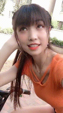 |搞笑GIF：妹子，难道你们这男厕所和女厕所不在一起？