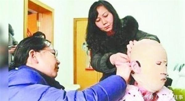 同学|女孩一直戴头套上学,却受尽同学嘲讽,摘下头套后众人都沉默了