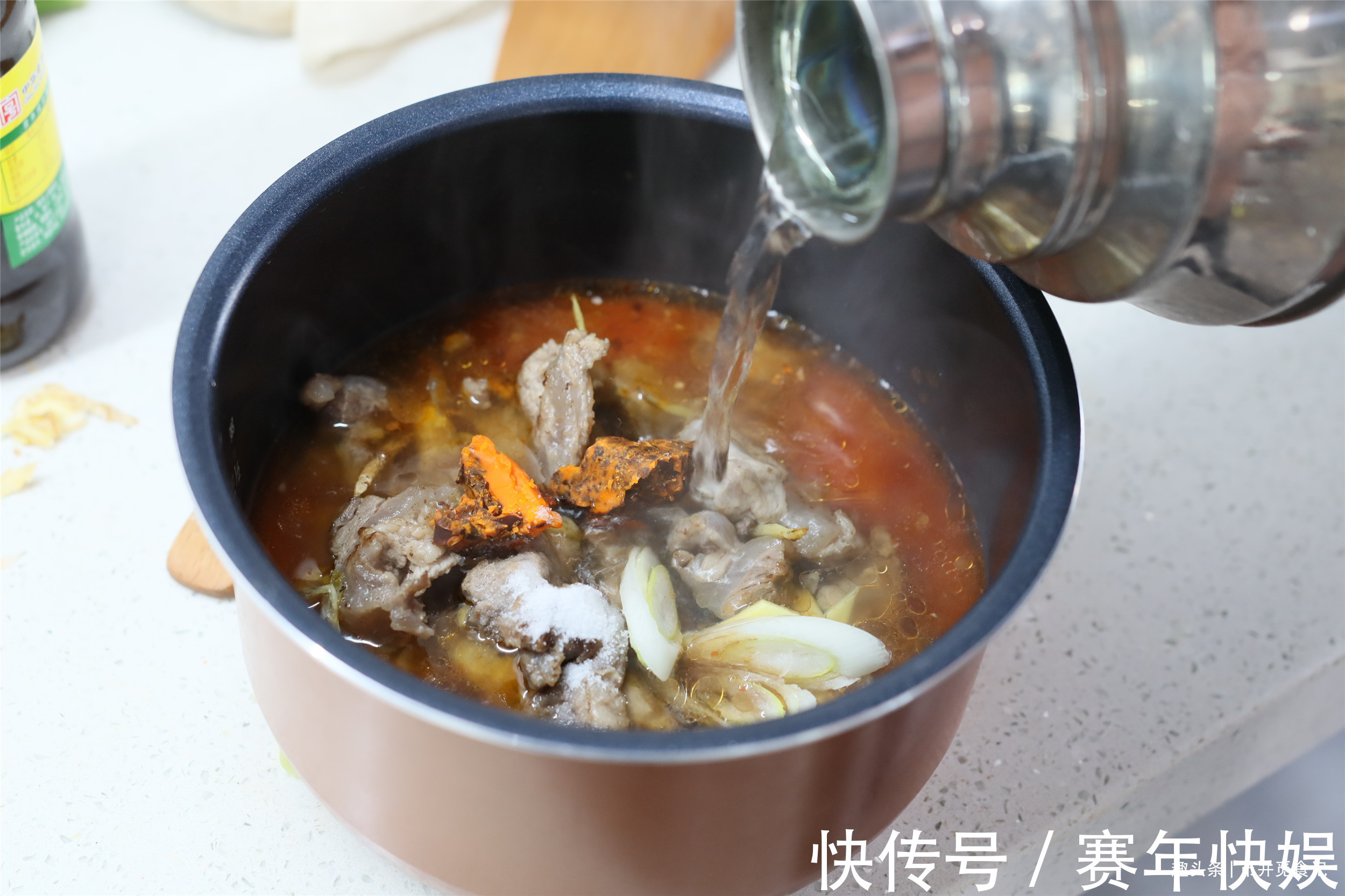 火锅底料|春天吃牛肉,教你简单做法,肉香软酥烂,好吃还特省事
