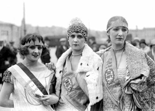 老照片 20年代的法国巴黎 时尚的巴黎女子