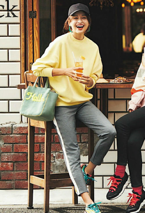 2021年“卫衣”终于出新款了，一件比一件时髦，遮肉显瘦还好看！