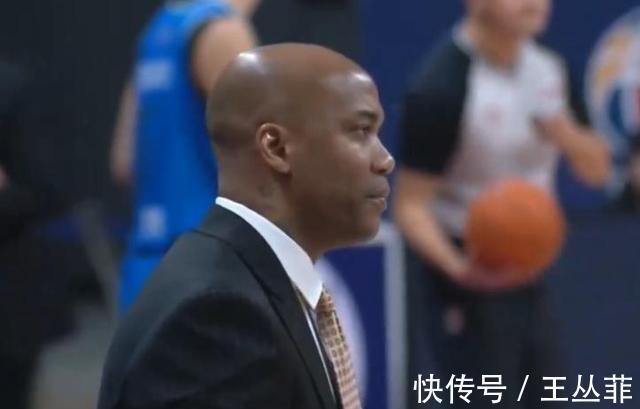 蘭茲博格|無語!北控半場僅有5個助攻,馬布里頭疼不已,一人缺陣影響大