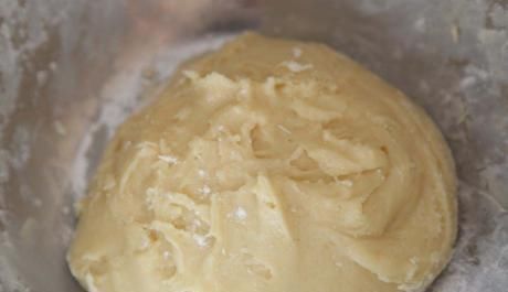 教你在家炸油条,1碗面粉半碗水,油条香酥脆好吃,早餐不用买了