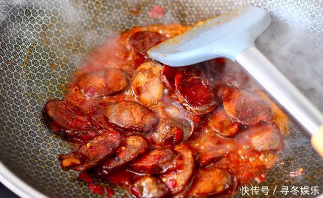  年夜饭里的下酒菜，腊肠炒蒜苗，新手小白也容易学会