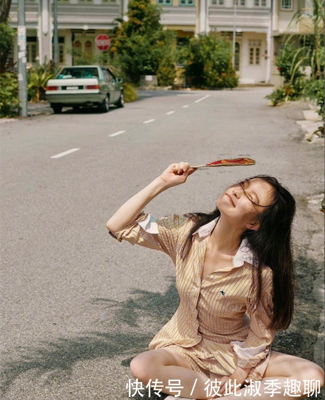 混搭|收起你的高跟鞋!“运动鞋+裙子”才是今夏最时髦的混搭套路!