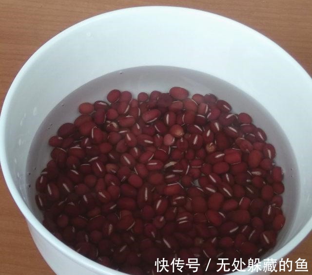 养胃|茯苓红豆薏米粥，健脾养胃，好喝又健康！