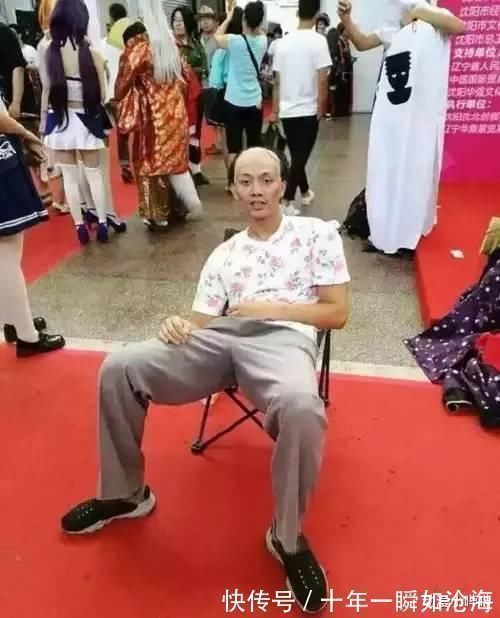 cos|漫展的奇葩COSPLAY合集:坂本大佬一枝独秀,老干妈COS“有内味”