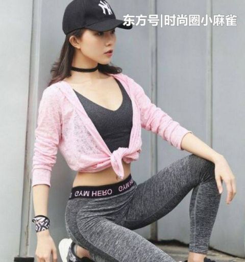 小姐姐|街拍成熟婀娜的小姐姐，穿搭打底裤，动感有气质