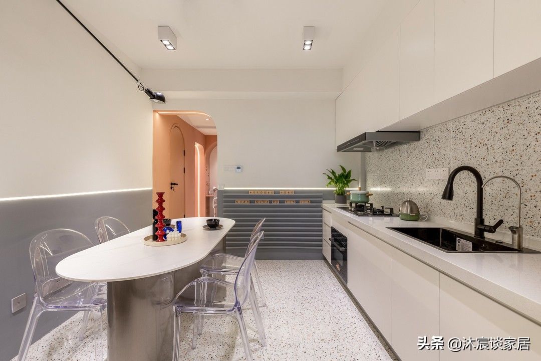 沐宸|看老破小如何“脱胎换骨”？重装34平小家，有三室有阅读区，惊艳