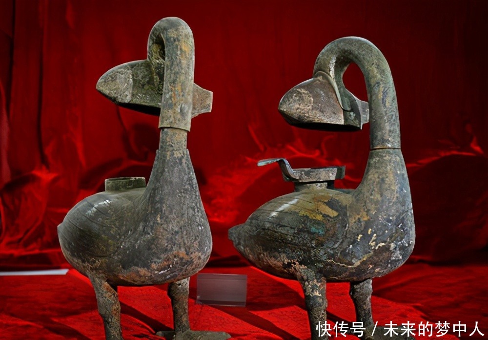 海昏侯墓出土马蹄金,专家说它的名字叫错了,它的真名叫褭蹏金