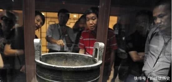 青铜器|一锄头挖出“稀世瑰宝”,刻有500字铭文,却差点被日本鬼子抢走