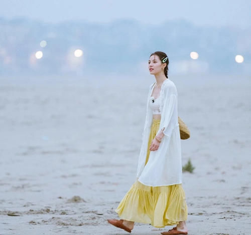 炎炎夏日，硬核防晒穿搭必须安排上！只需3招助你颜值防晒两不误