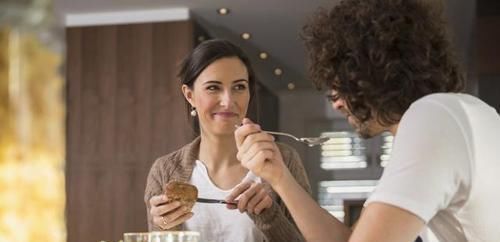 甲状腺结节会“变化”吗，若远离2类食物，结节可能会慢慢变小