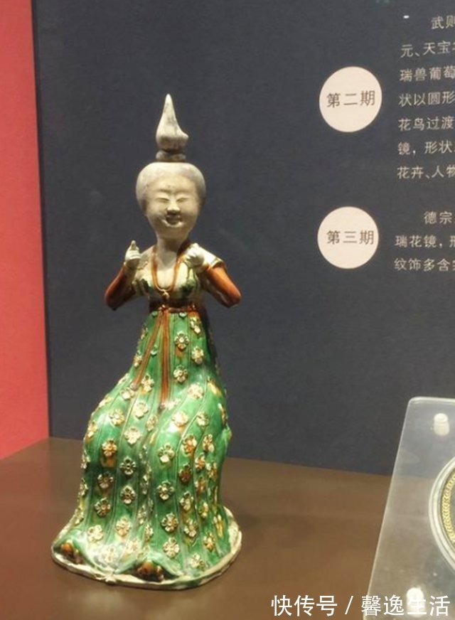 时衣|村妇写了一首诗,穿越千年之后,依然征服着我们