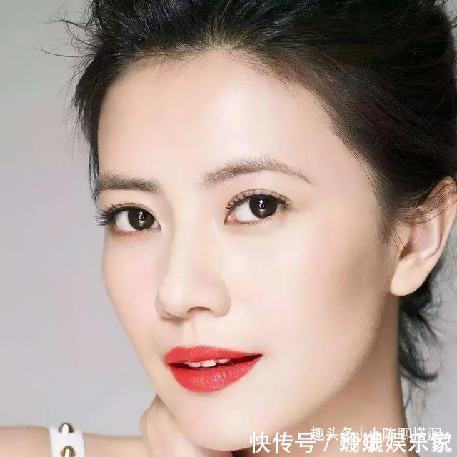 海绵蛋|为什么你一化妆就显老化妆显年轻的3个妙招,很值得一学