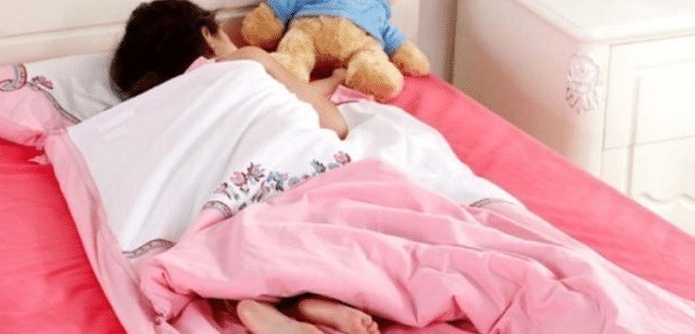 宝妈|宝宝睡觉总踢被子不一定是热,这些“苦衷”,多少宝妈还不知道