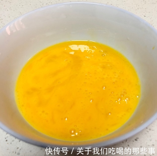要点|蒸鸡蛋羹不要直接加水，先弄懂3要点，出锅滑嫩鲜美，光滑无气孔