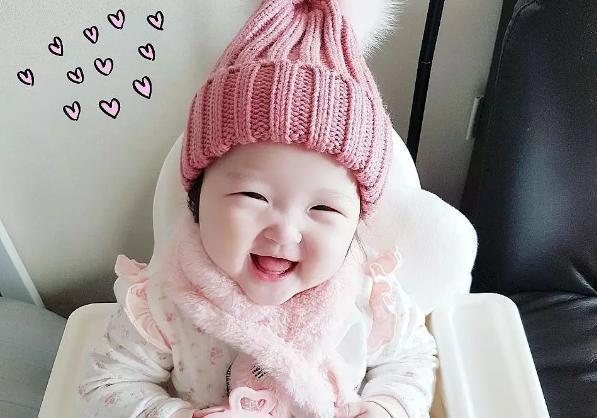 逆袭|当年“丑哭宝妈”的宝宝,逆袭的太彻底了,宝妈:还好当初没扔