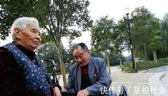 睡眠时间|91岁老中医失眠睡不着有诀窍4方改善睡眠，天天睡到自然醒