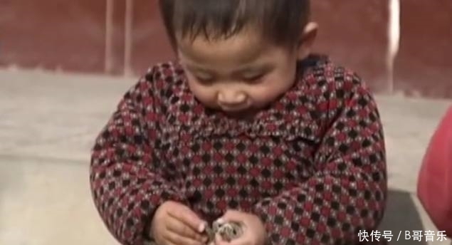 出门|中国一山村,村民出门就能捡到钱,已经捡20多吨了,至今还在捡!